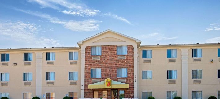 Super 8 by Wyndham Plano/Dallas Area Hotel di County Collin