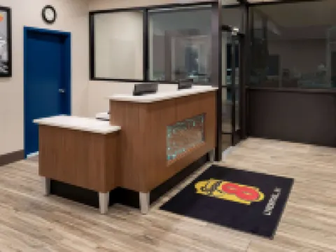 Super 8 by Wyndham Liverpool/Syracuse North Airport Hotels in Onondaga County