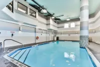 Best Western Plus Cambridge Hotel - Swimmingpools