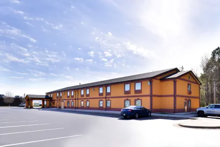 Americas Best Value Inn and Suites Albemarle Отели в г. Пи Ди