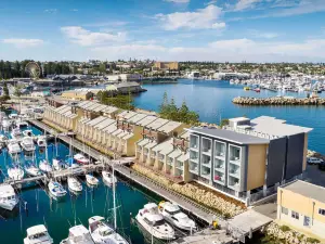 Popular Scenic Hotels in Perth