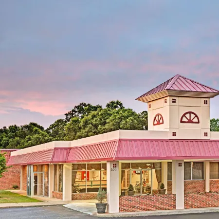 Super 8 by Wyndham Gaffney