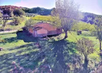 Umbrian Farmhouse Retreat with Private Pool and Garden