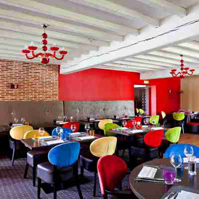 Auberge Les Canisses Dining/Meeting Rooms
