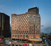 Doubletree by Hilton Montreal Hotel dekat Juste Vous