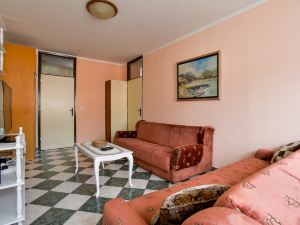 Flat 3 Min to Beach w Terrace in Budva Old Town