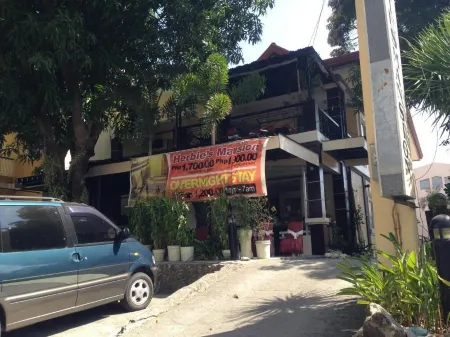 Herbies Mansion Отели в г. Субик-Бей