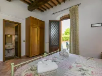 Montereggi Hotels in Capraia e Limite