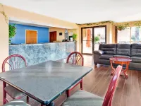 Super 8 by Wyndham Terrell