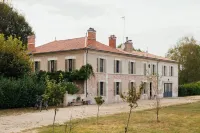 Villa 2 Pas Sages Hotels in Chalais