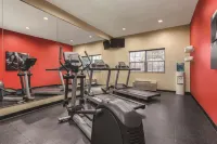 Country Inn & Suites by Radisson, Dakota Dunes, SD - gimnasio