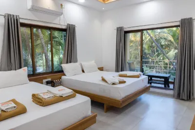 Coco Palms Inn Hotels in Akshi