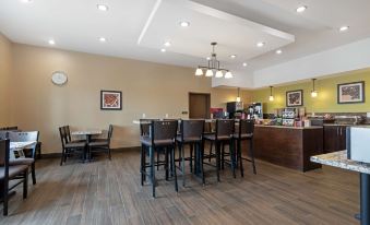 Best Western Plus Moosomin Hotel
