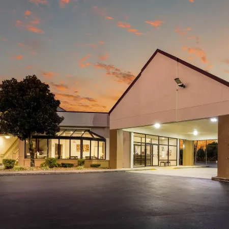 Red Roof Inn Clarksville