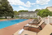 Best Western Plus Windjammer Inn  Conference Center - piscina