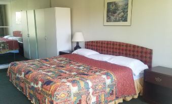 Big Chile Inn & Suites