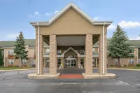 Country Inn & Suites by Radisson, Green Bay, WI Hotels near St. Norbert College