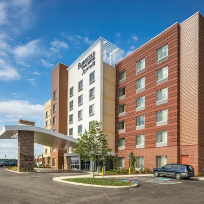 Fairfield Inn & Suites Pittsburgh North/McCandless Crossing Hotels near New Community Church
