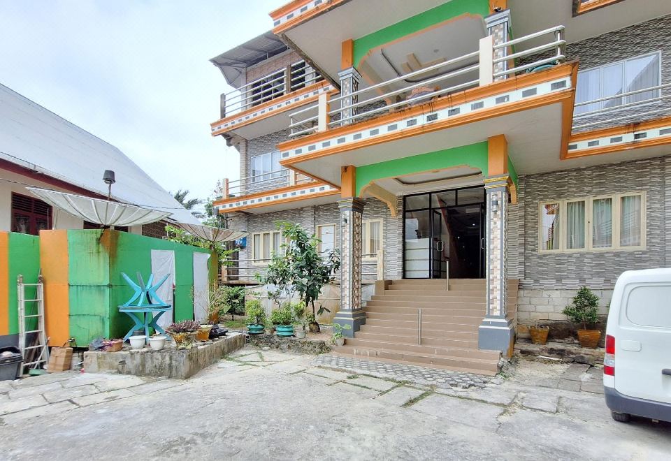 2. Hotel Je..