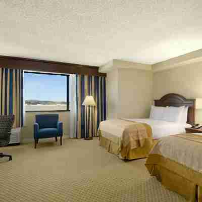 Hilton Waco Rooms