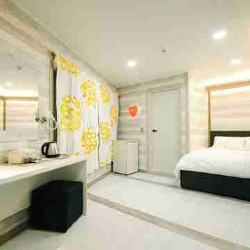 Busan B and B Pension Rooms