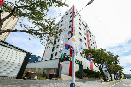 Gochang Hotel Moyangseong Отели рядом с достопримечательностью «Chan Yun Temple»