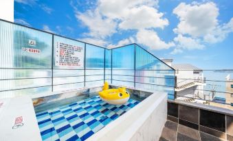 Geoje Biken Kids Pool Villa (Pool for All Rooms, Elevator)