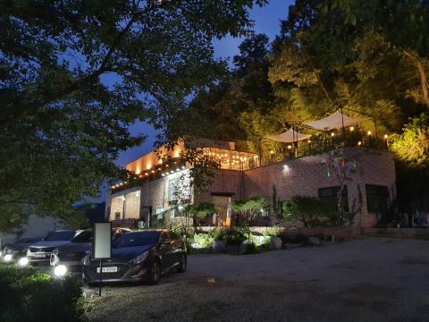 델루나민박 야경