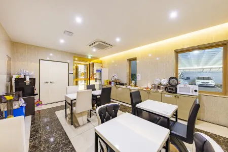 Cygnus Hotel Отели рядом с достопримечательностью «Хёнчхунса»