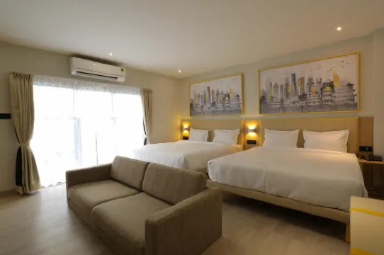 Hotel City Express by Downtown