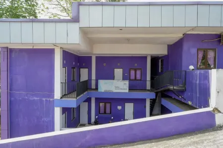 RedDoorz Near Rsud Kebumen Отели в г. Kebumen Regency