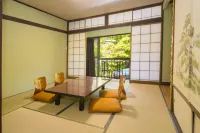 Kawazu Nanadaru Onsen Otsukaso Hotels in Kawazu