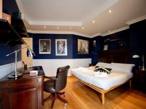 Navy Apartment by Wonderful Italy