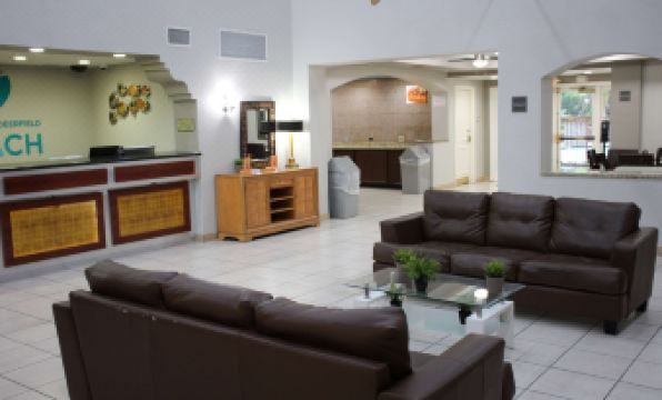 Boca Suites Deerfield Beach, SureStay Collection by BW