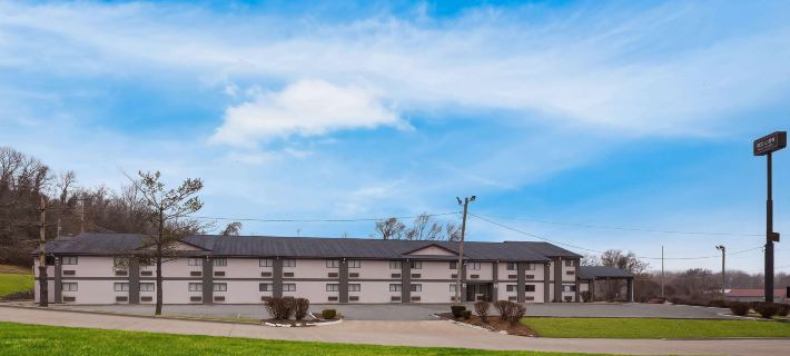 Red Lion Inn & Suites Caseyville Отели в г. Сент-Клэр