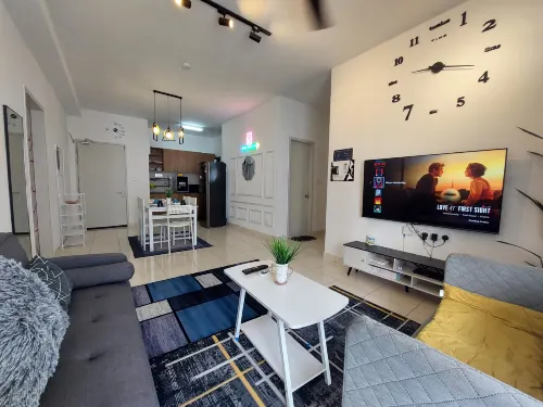 KLIA Travel Homestay - 3R 2B - Wifi & Netflix - 2 ดาว