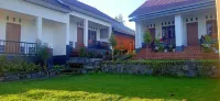 Pondok Alam Rinjani Hotels near Kebun Apel Rautani Sembalun