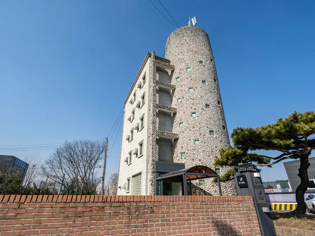 Hotel Pine Cheonan - 목천읍