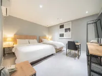 Ilsan Aubeson Hotels near Rice House Tuna