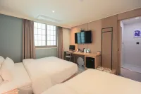 From H Lazy Heaven Hotell i Masanhappo-gu