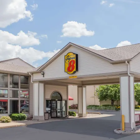 Super 8 by Wyndham Appleton