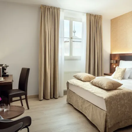 Michelangelo Grand Hotel Отели рядом с достопримечательностью «Пивная U Fleku»