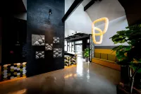 The Villa & Barrel Lounge - ติดทะเล