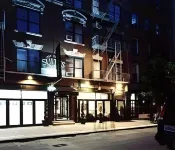 Off SoHo Suites Hotel Hotel di Pecinan - kampung Italia