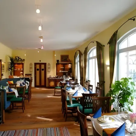Hotel Henry