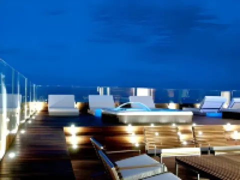 ホテル コモドア