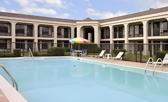 Days Inn by Wyndham Ruther Glen Kings Dominion Area