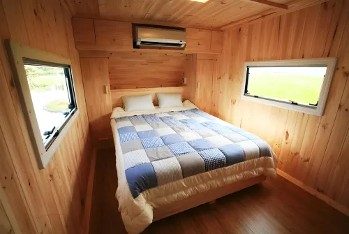 Sinan Ceonilyeomhilringkaempeu Karaban Hotels in Sinan-gun