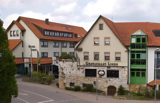 林德埃斯林根尼奧酒店