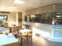 莫里斯餐廳酒店 - 早餐